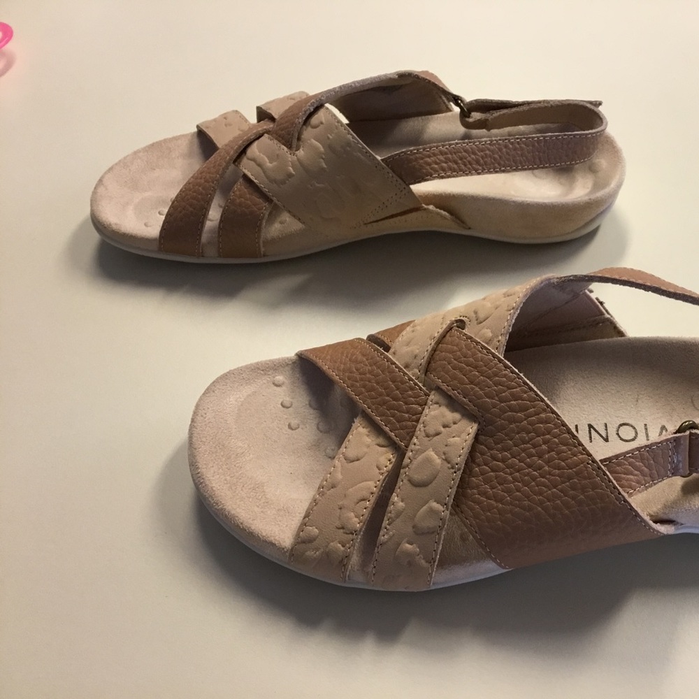 Vionic Sandles